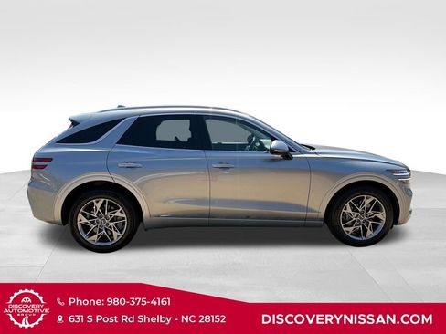 Used 2025 Genesis GV70 2.5T AWD/4WD image 5