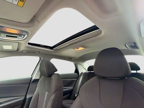 Used 2025 Hyundai Elantra SEL FWD image 22