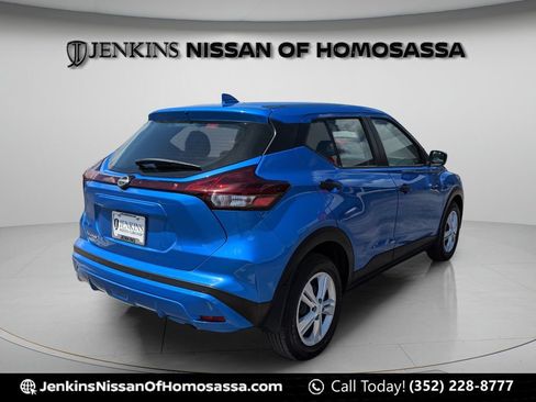 Certified 2025 Nissan Kicks Play S FWD image 3