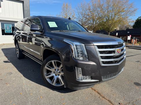Used 2016 Cadillac Escalade ESV Premium image 13