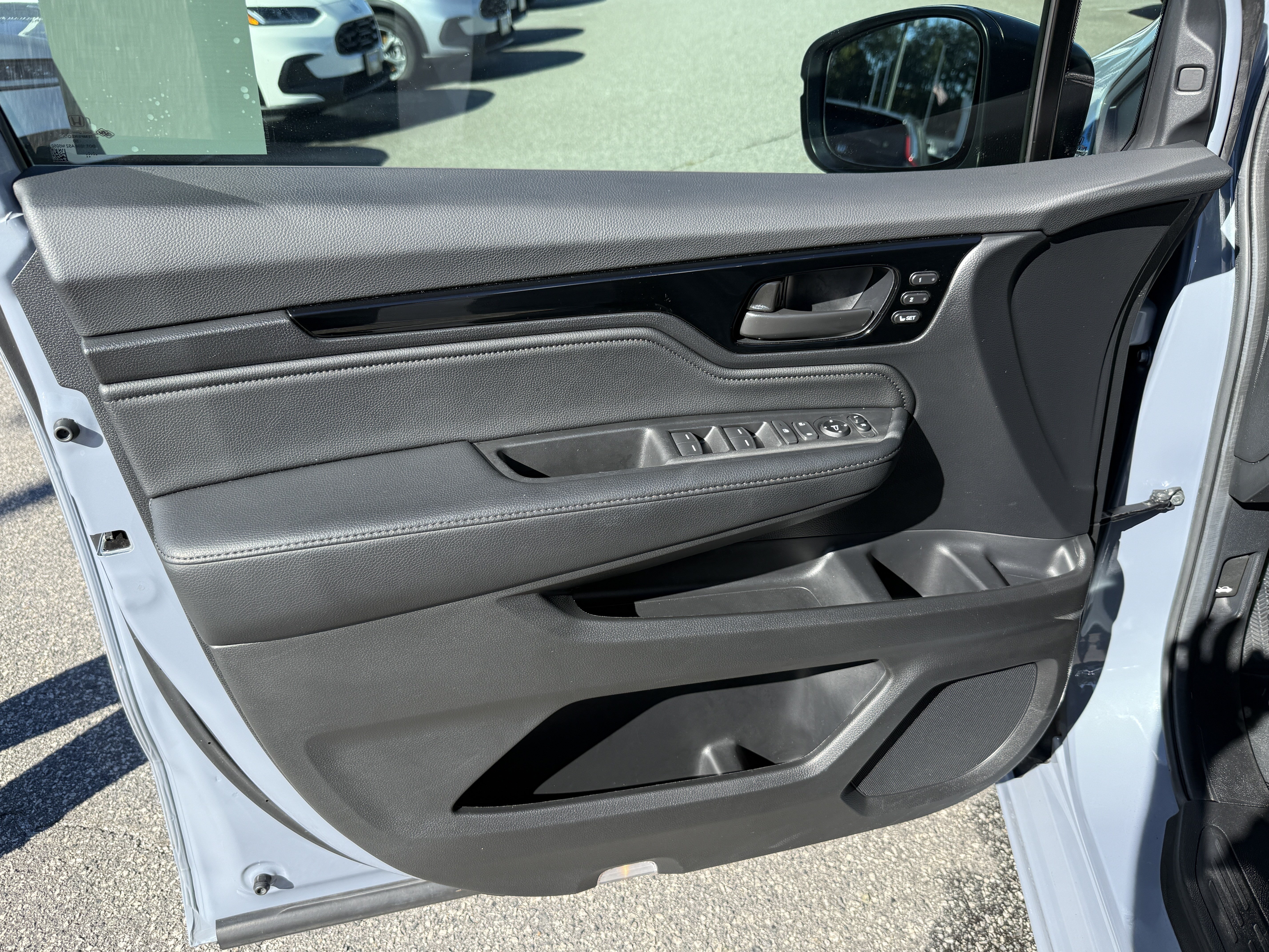Used 2025 Honda Odyssey Touring image 14