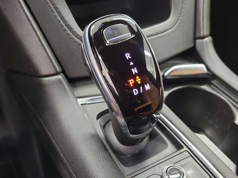 Used 2022 Cadillac XT5 Premium Luxury w/ Technology Package FWD image 31