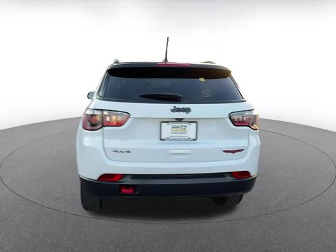 Used 2025 Jeep Compass Trailhawk image 12