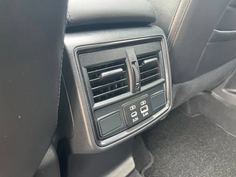 Used 2025 Subaru Forester Limited AWD/4WD image 16