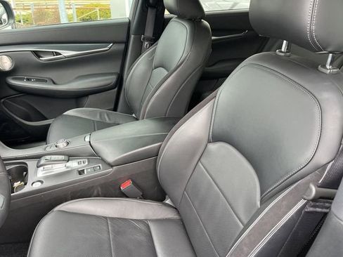 Certified 2025 INFINITI QX50 Sport AWD/4WD image 9