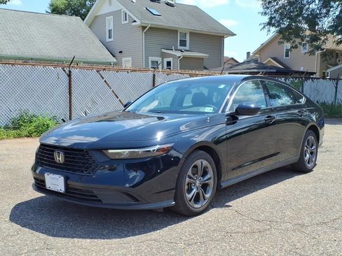 Used 2023 Honda Accord EX image 3