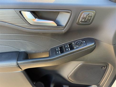 New 2026 Ford Escape SE w/ PHEV Premium Package image 8