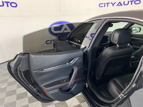 Used 2017 Maserati Ghibli RWD image 30