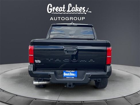 Used 2025 Toyota Tacoma TRD Sport image 4