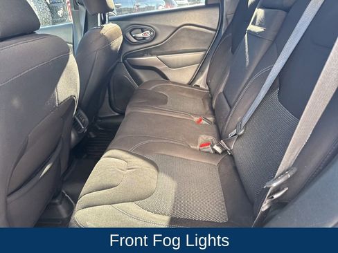 Used 2019 Jeep Cherokee Latitude w/ Popular Appearance Group image 14