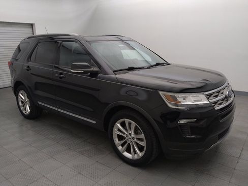 Used 2018 Ford Explorer XLT w/ Equipment Group 202A image 11