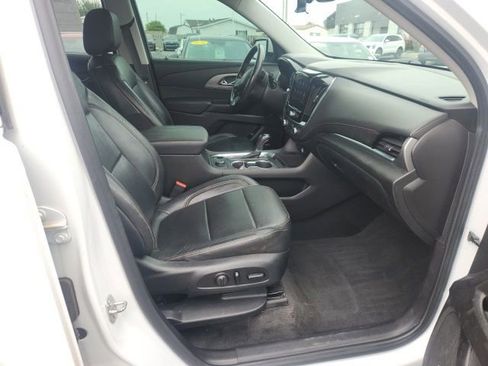 Used 2020 Chevrolet Traverse LT w/ LT Premium Package FWD image 15