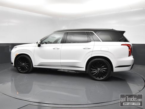 Used 2025 Hyundai Palisade Calligraphy image 3
