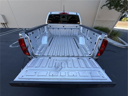 Used 2016 Chevrolet Colorado Z71 AWD/4WD image 19