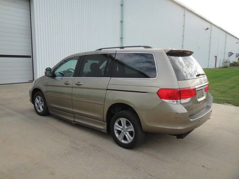 Used 2010 Honda Odyssey Touring image 30