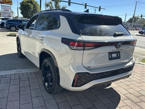 New 2026 Volkswagen Tiguan SE R-Line image 8