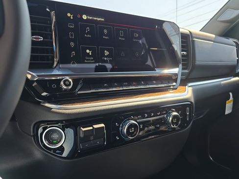 New 2026 GMC Sierra 1500 SLE image 24