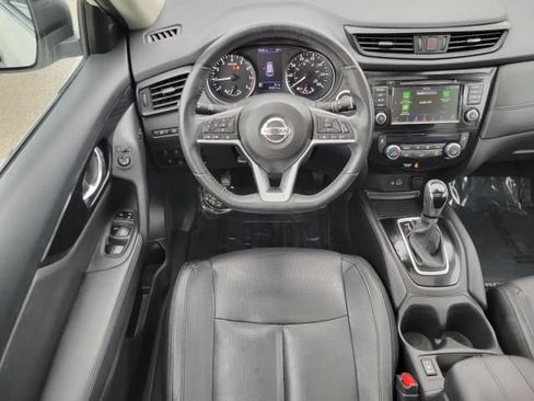 Used 2018 Nissan Rogue SL w/ Premium Package AWD/4WD image 13