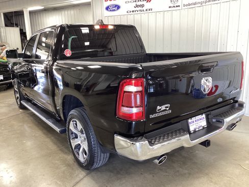 Used 2024 RAM 1500 Laramie AWD/4WD image 3