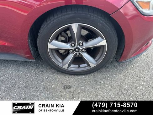Used 2017 Ford Mustang Coupe RWD image 8