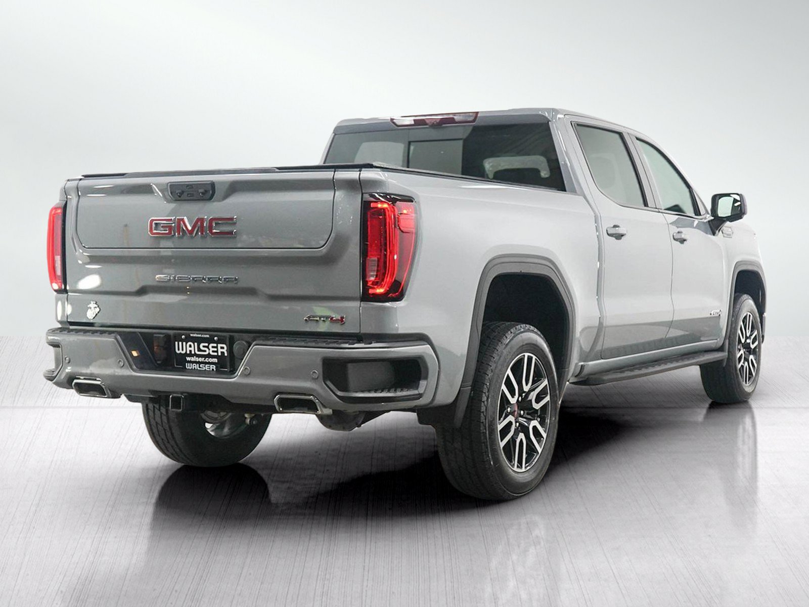 Used 2025 GMC Sierra 1500 AT4 w/ AT4 Premium Package AWD/4WD image 5
