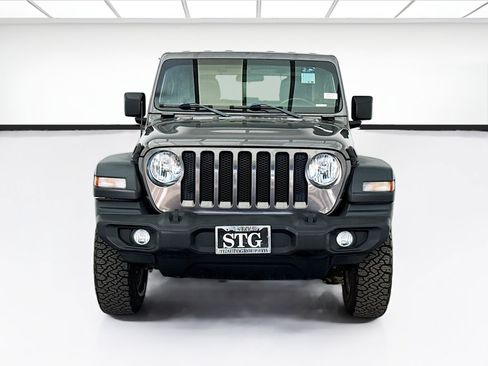 Used 2018 Jeep Wrangler Sport AWD/4WD image 2