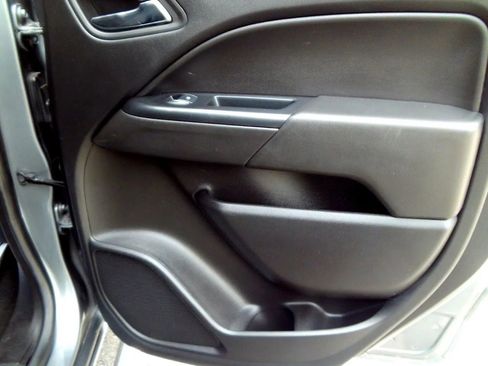Used 2019 Chevrolet Colorado LT RWD image 30