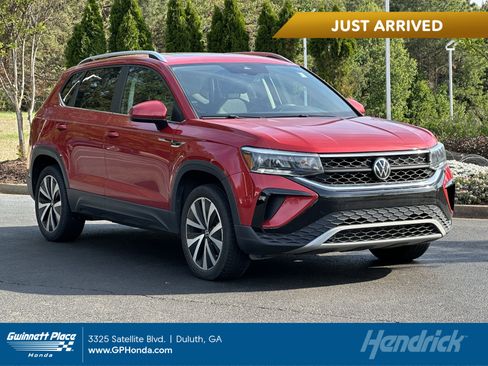 Used 2023 Volkswagen Taos SE w/ Panoramic Sunroof Package image 1