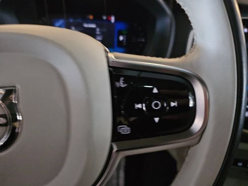 Certified 2025 Volvo XC90 T8 Plus w/ Protection Package Premier AWD/4WD image 19