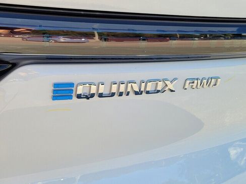 New 2026 Chevrolet Equinox EV LT AWD/4WD image 17