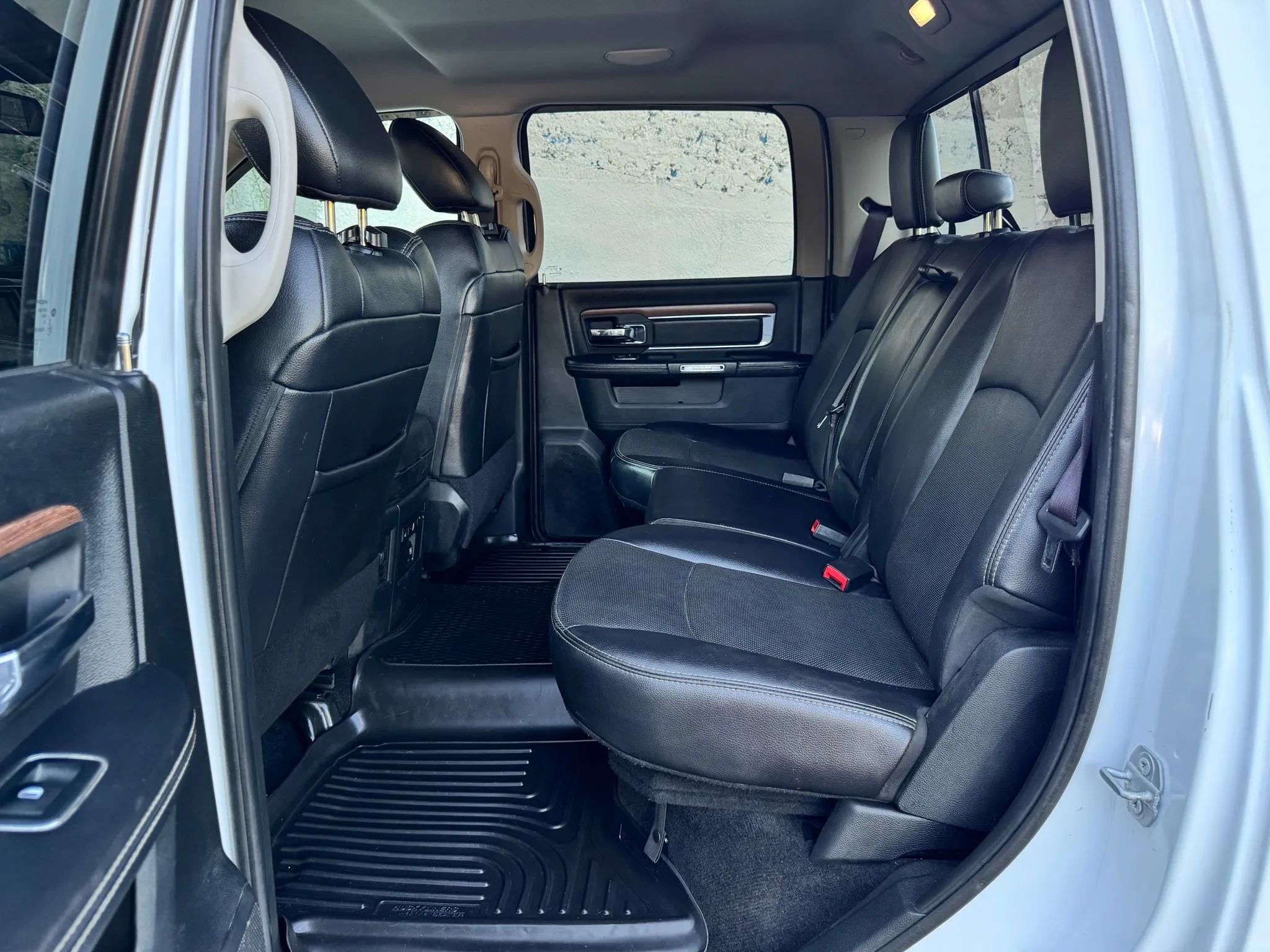 Used 2017 RAM 1500 Laramie w/ Convenience Group AWD/4WD image 23