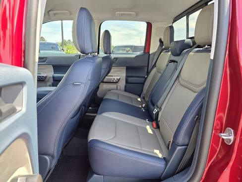 Used 2025 Ford Maverick Lariat w/ 4K Tow Package image 17