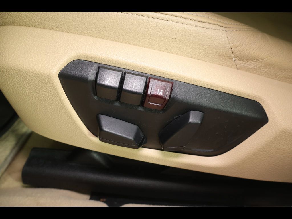 Used 2013 BMW 328i xDrive Sedan AWD/4WD image 12