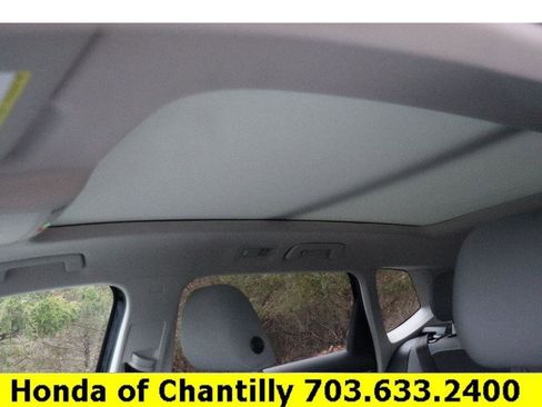 Used 2024 Volkswagen Taos SE image 19