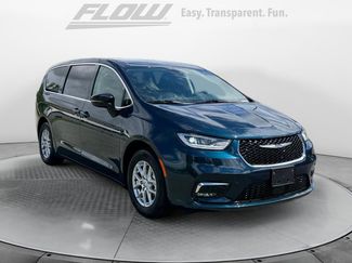 Used 2024 Chrysler Pacifica Touring-L FWD video 1