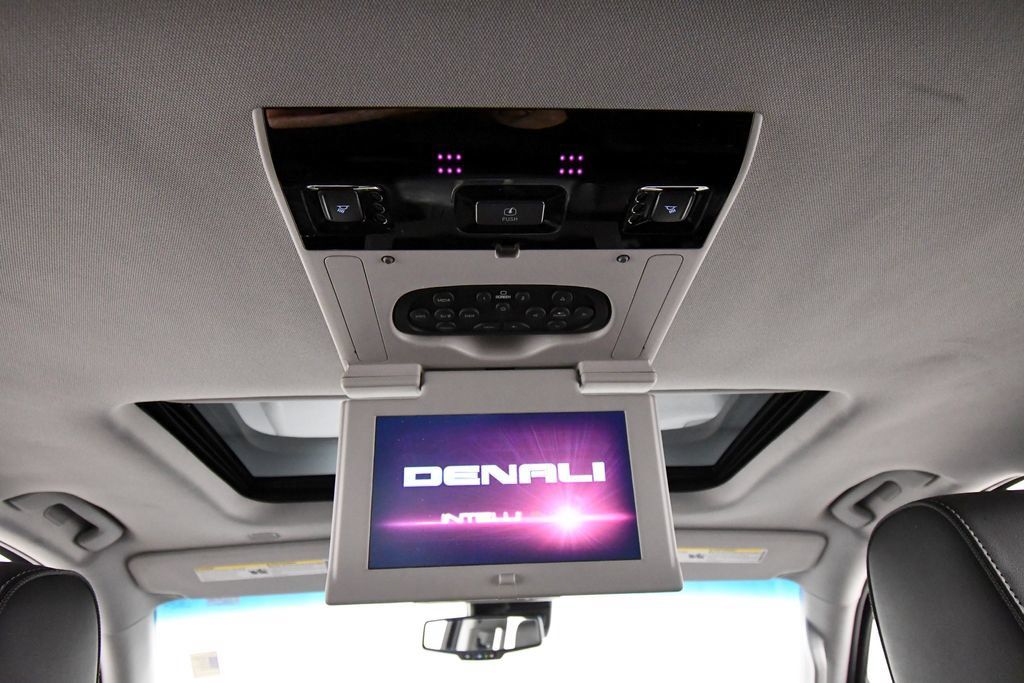 Used 2020 GMC Yukon Denali w/ Denali Ultimate Package AWD/4WD image 18