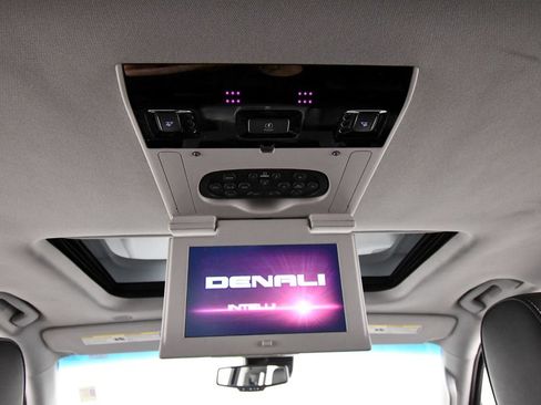 Used 2020 GMC Yukon Denali w/ Denali Ultimate Package AWD/4WD image 18