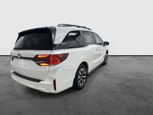Certified 2025 Honda Odyssey EX-L image 3