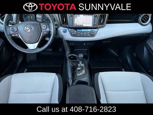 Used 2018 Toyota RAV4 XLE w/ Convenience Package AWD/4WD image 4