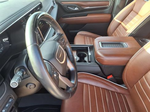Used 2024 GMC Yukon XL Denali Ultimate AWD/4WD image 16
