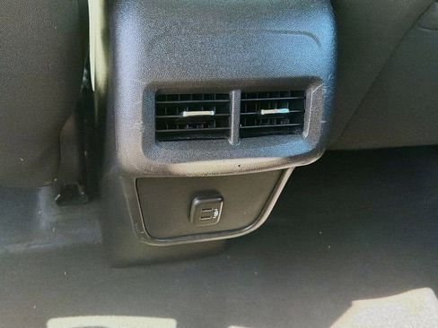 Used 2019 Chevrolet Equinox LS image 22