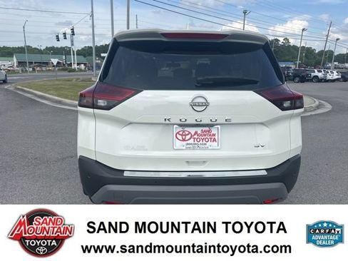 Used 2023 Nissan Rogue SV FWD image 4
