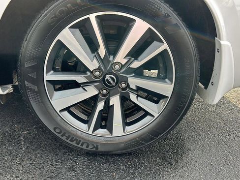 Used 2024 Nissan Versa S w/ S Plus Package image 15