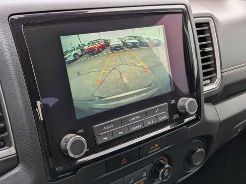Used 2022 Nissan Frontier SV AWD/4WD image 27