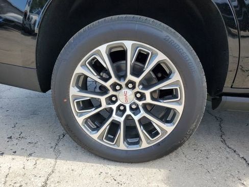 New 2026 GMC Yukon Denali w/ Denali Reserve Package AWD/4WD image 6