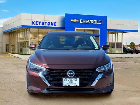 Used 2024 Nissan Sentra SV FWD image 2