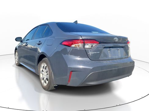 Used 2025 Toyota Corolla LE FWD image 5