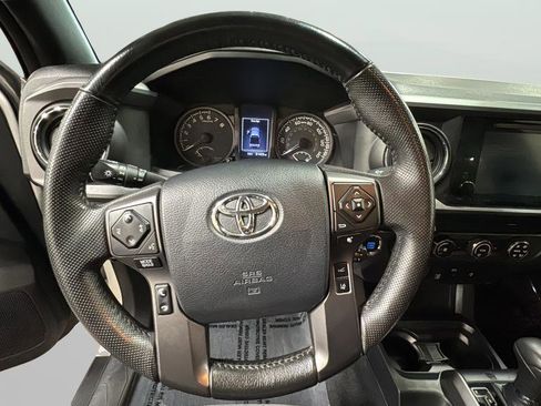 Used 2019 Toyota Tacoma SR image 11