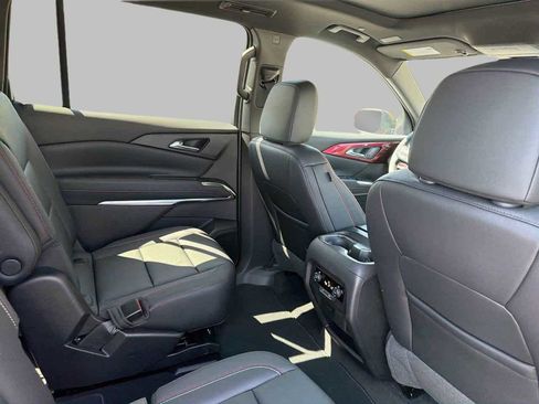New 2026 Chevrolet Traverse Z71 w/ Driver Confidence Package AWD/4WD image 15