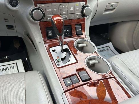 Used 2013 Toyota Highlander Limited AWD/4WD image 23